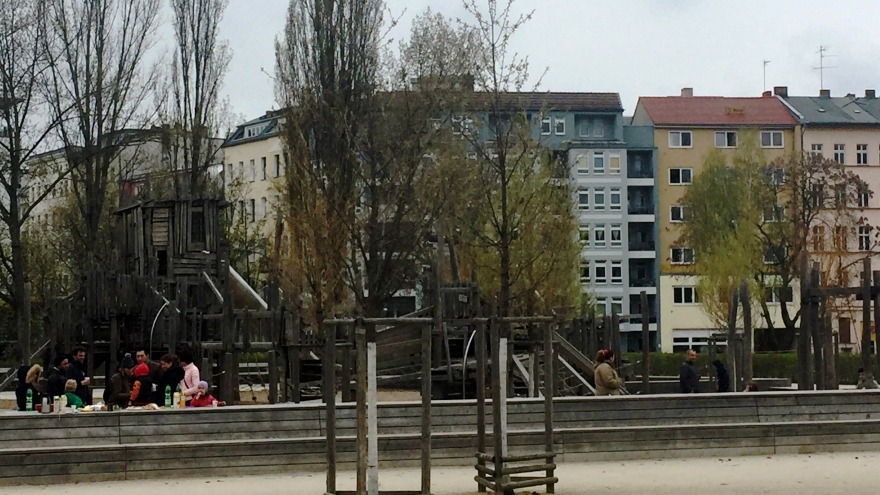 Großer Abenteuerspielplatz im Park am Gleisdreieck Großer Abenteuerspielplatz im Park am Gleisdreieck